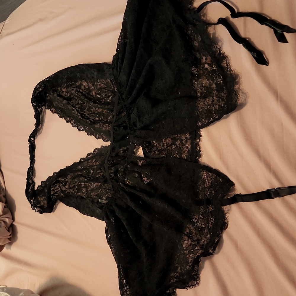 Victoria's Secret Lace Halter Lingerie New with Tag - Picture 2 of 3